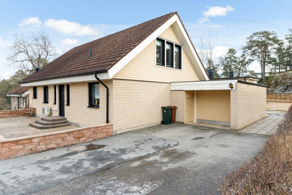 Stenläggning av garageuppfart villa. Ösmo Nynäshamn