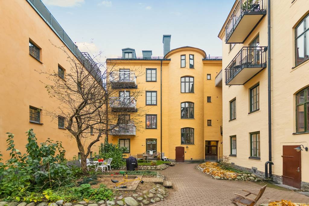 Plattläggning av innergård till Brf. Södermalm Stockholm